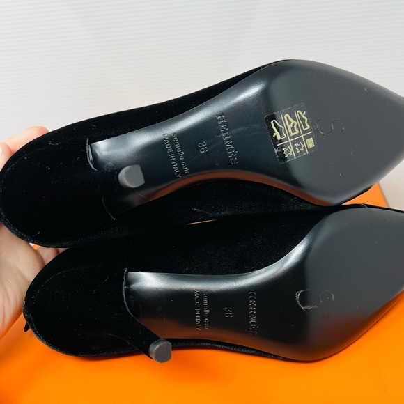 HERMES**Black Velvet Booties**EU 36; US 6**$1650 - Picture 8 of 10
